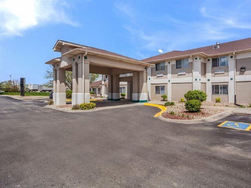 Quality Inn & Suites West Omaha - Ne Linclon Zewnętrze zdjęcie