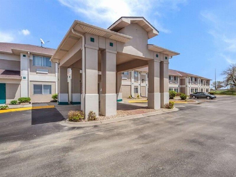 Quality Inn & Suites West Omaha - Ne Linclon Zewnętrze zdjęcie