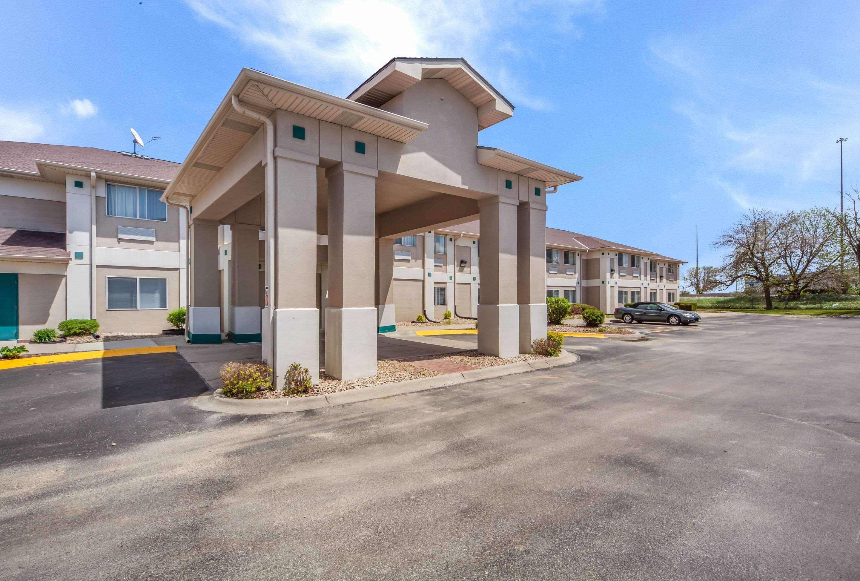 Quality Inn & Suites West Omaha - Ne Linclon Zewnętrze zdjęcie