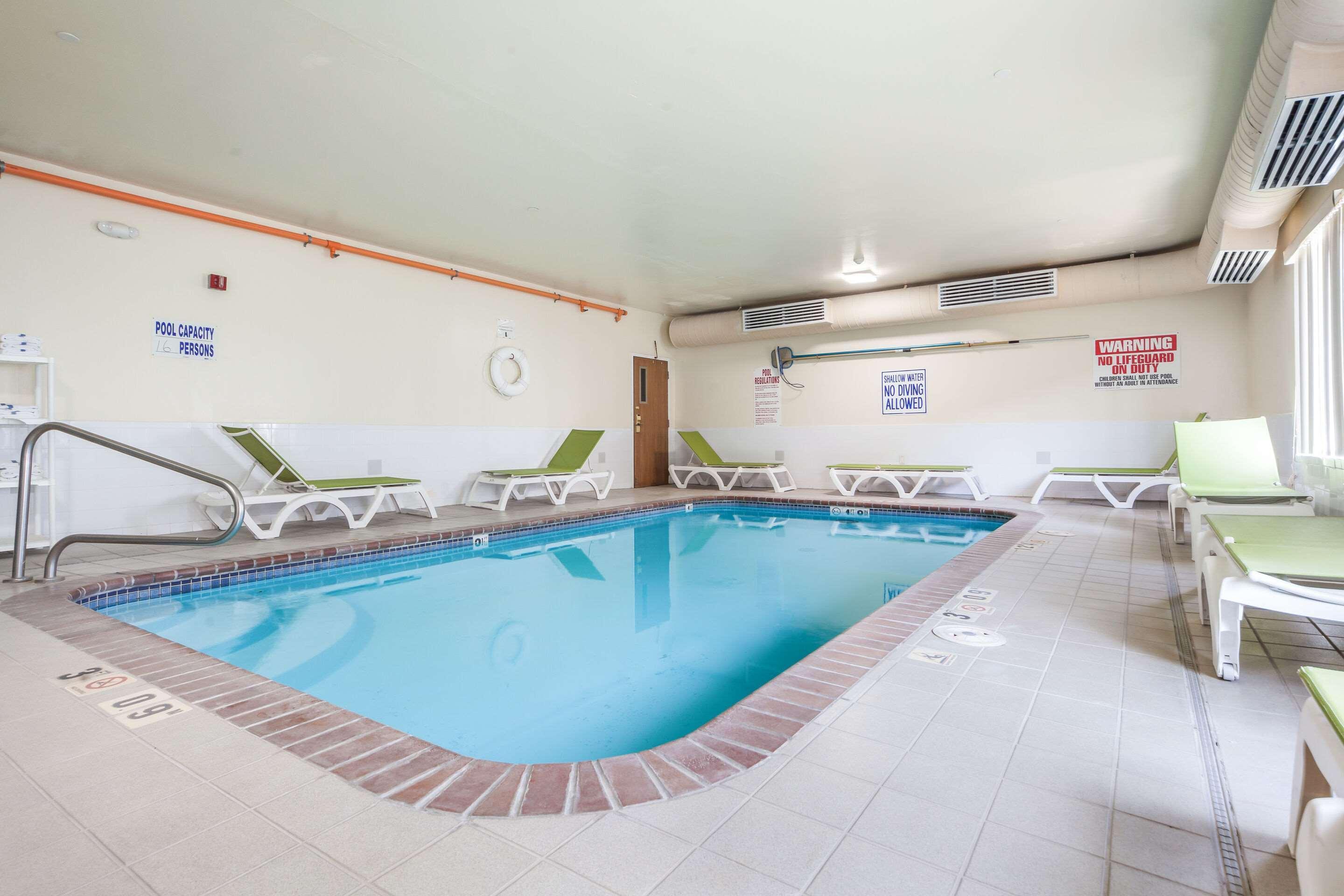 Quality Inn & Suites West Omaha - Ne Linclon Zewnętrze zdjęcie
